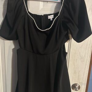 Lucy Paris Black Short Sleeve Dress with Pearl Trim size Large.